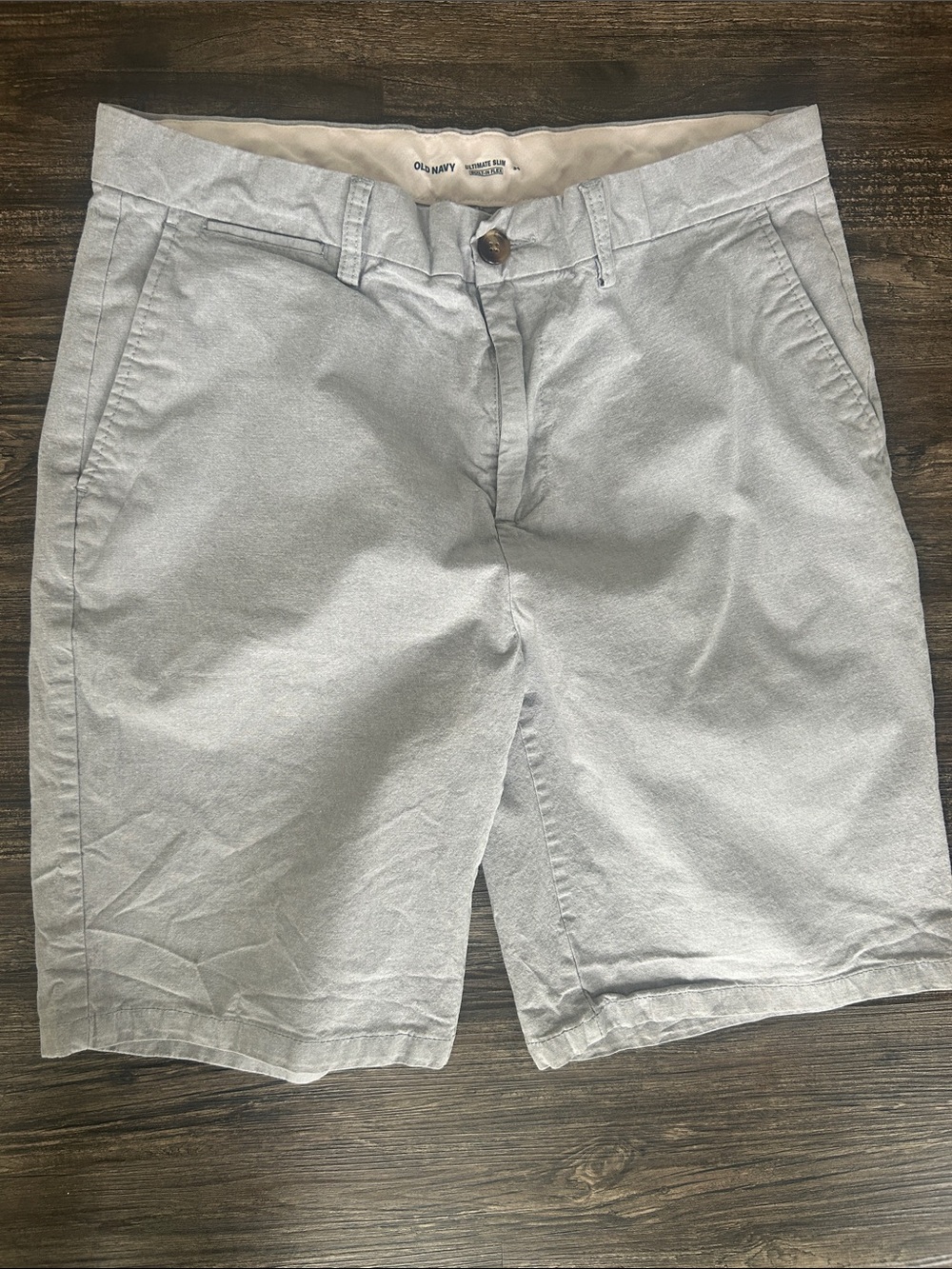 Old Navy Men's Light Gray Flat-Front Chino Shorts